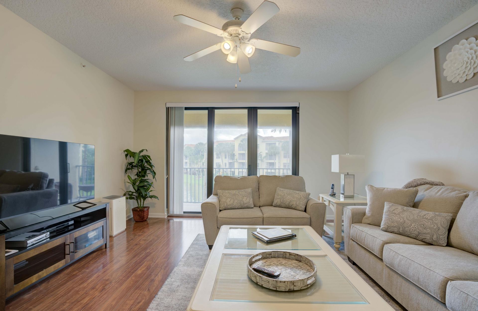 200 Uno Lago Drive, Unit 202, Juno Beach, FL 33408 Photo