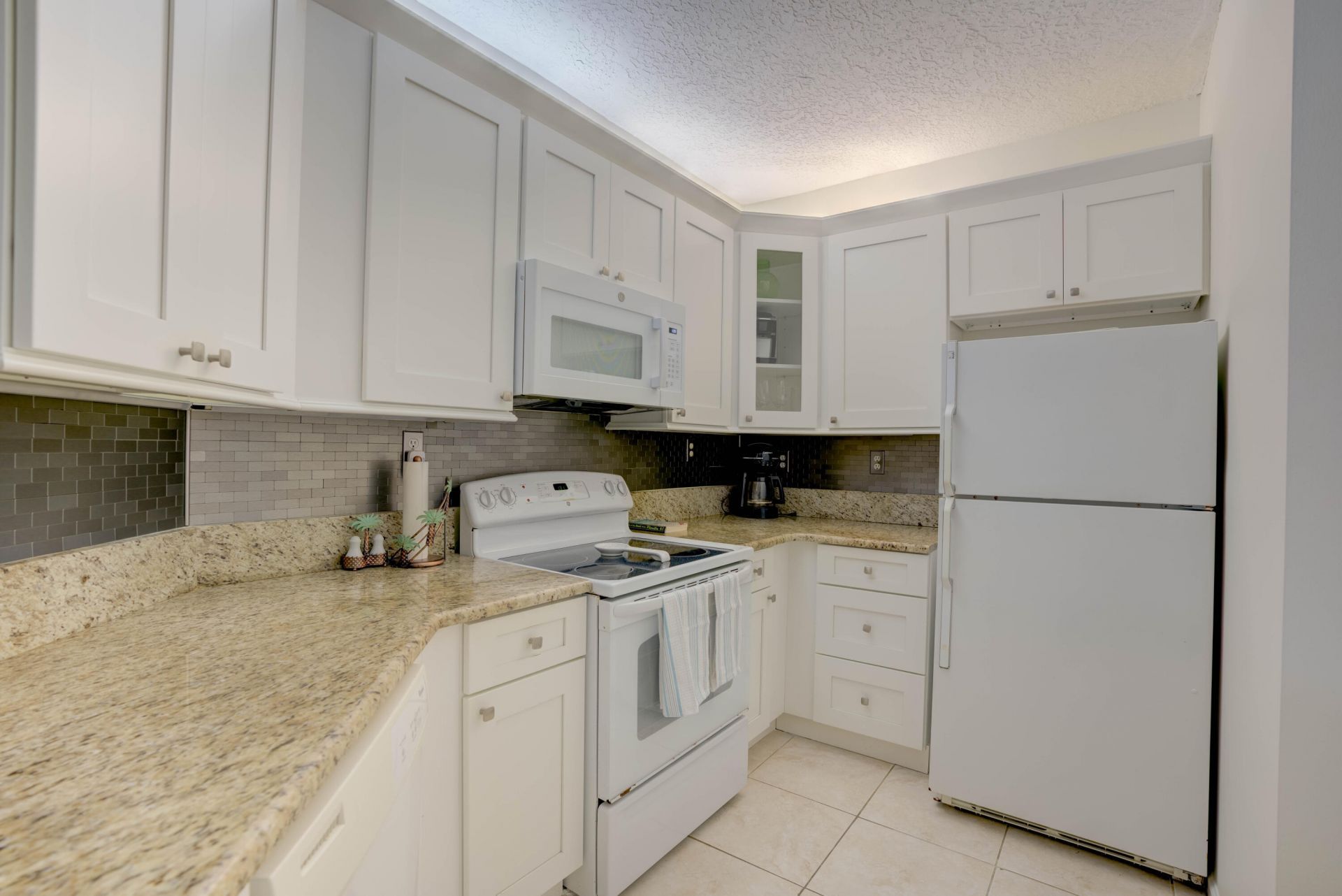 200 Uno Lago Drive, Unit 202, Juno Beach, FL 33408 Photo
