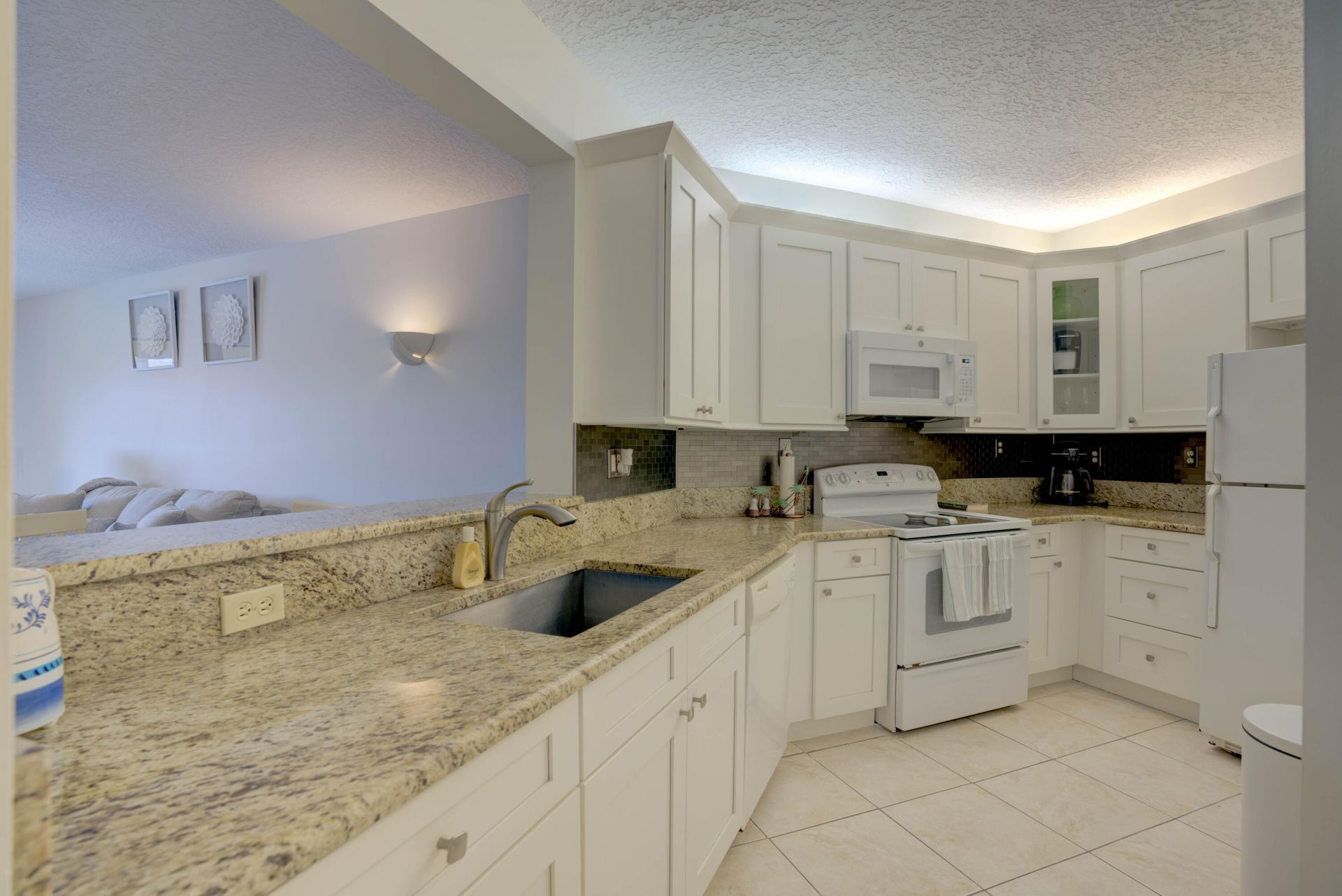 200 Uno Lago Drive, Unit 202, Juno Beach, FL 33408 Photo