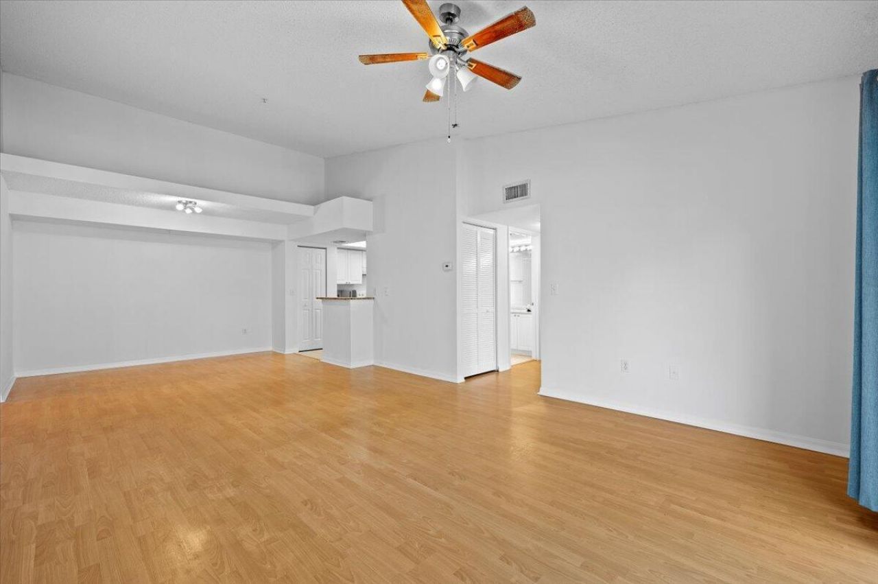 200 Crestwood Court N, Unit 211, Royal Palm Beach, FL 33411 Photo