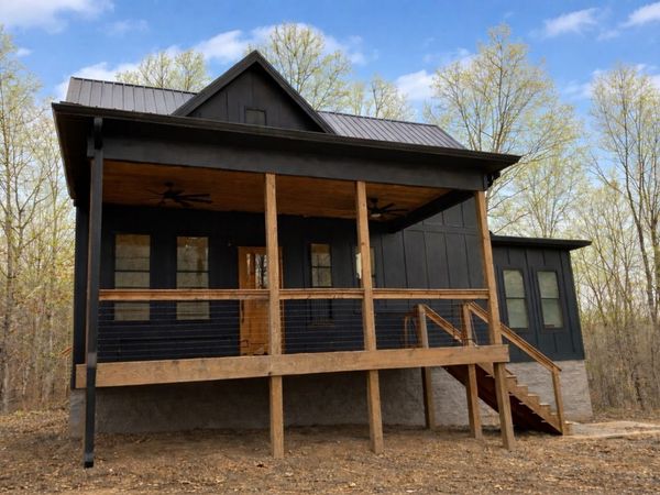 2796 N Hurricane Creek Rd, Mc Ewen, TN 37101