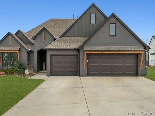 2921 N Front Road, Catoosa, OK 74015