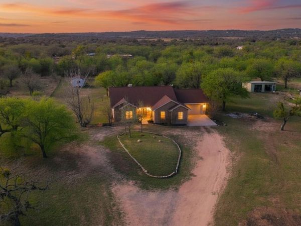 120 Zurita TRL, Marble Falls, TX 78654