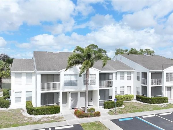 142 Santa Clara DR, Unit 5, NAPLES, FL 34104