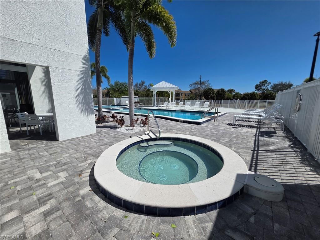 142 Santa Clara Dr, Unit 5, Naples, FL 34104 Photo