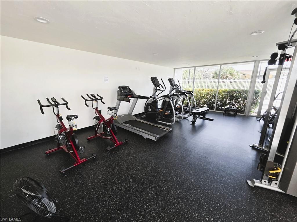 142 Santa Clara Dr, Unit 5, Naples, FL 34104 Photo