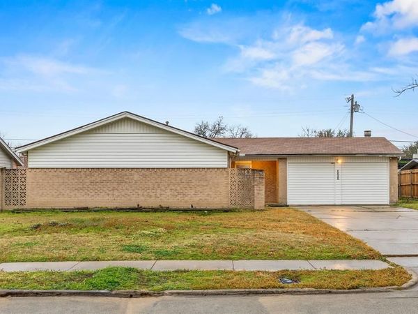 2438 Lasalle Drive, Irving, TX 75062