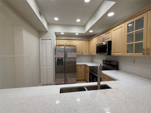 8936 W Flagler St , Unit 102, Miami, FL 33174