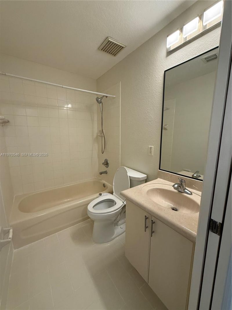 8936 W Flagler St , Unit 102, Miami, FL 33174 Photo