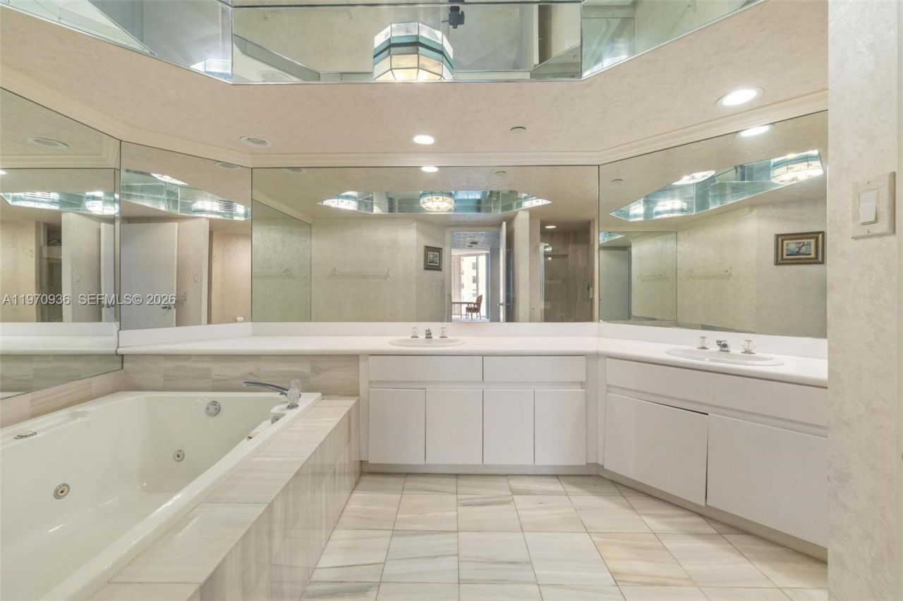 16425 Collins Ave, Unit 2311, Sunny Isles Beach, FL 33160 Photo