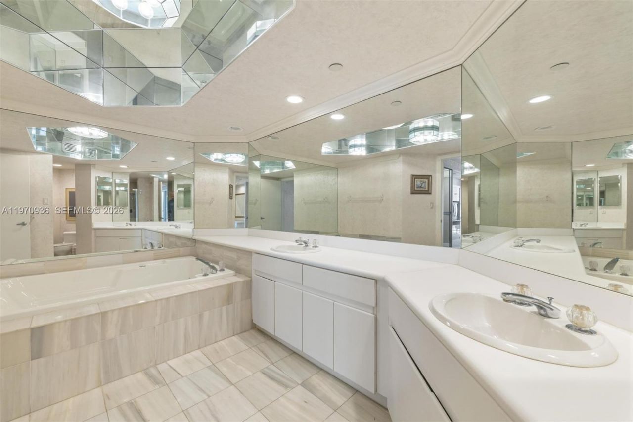 16425 Collins Ave, Unit 2311, Sunny Isles Beach, FL 33160 Photo