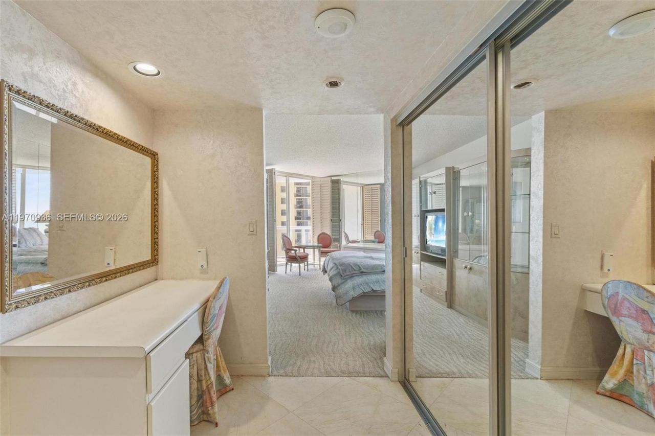 16425 Collins Ave, Unit 2311, Sunny Isles Beach, FL 33160 Photo