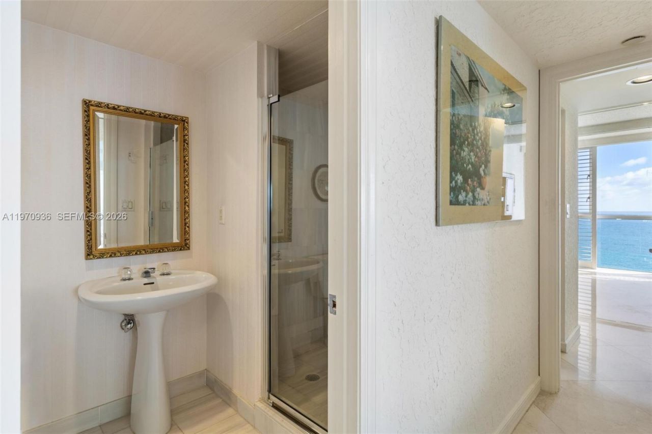 16425 Collins Ave, Unit 2311, Sunny Isles Beach, FL 33160 Photo