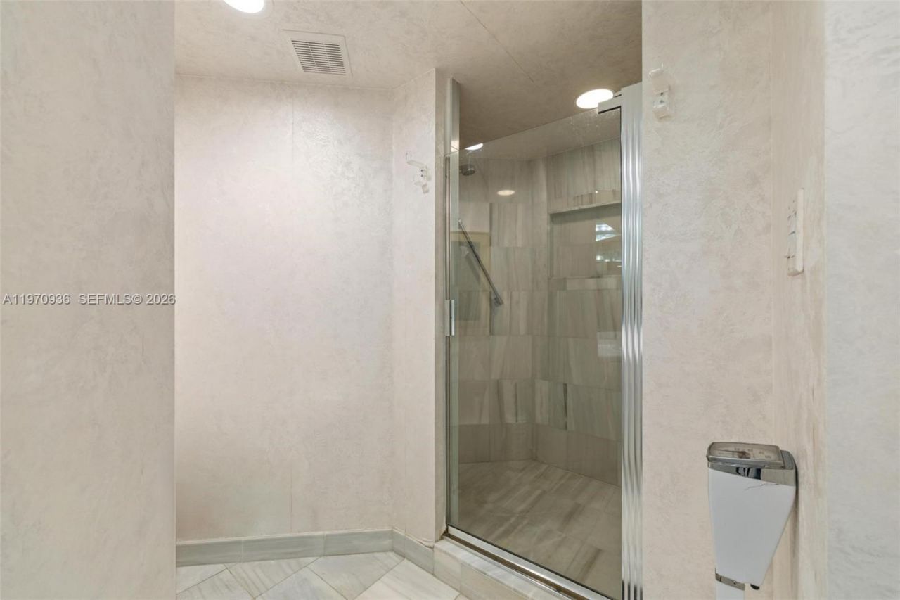 16425 Collins Ave, Unit 2311, Sunny Isles Beach, FL 33160 Photo