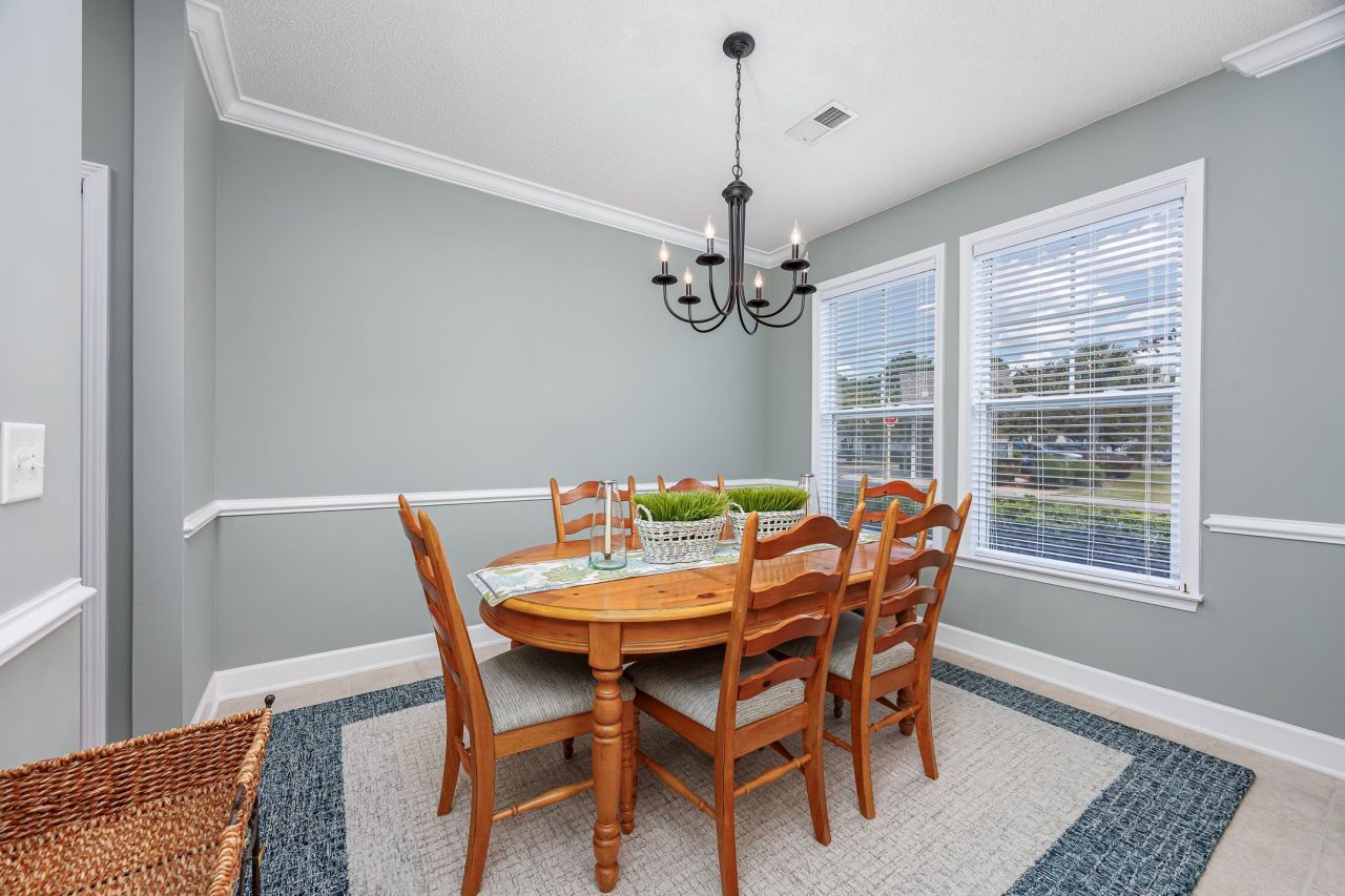 6095 Catalina Dr. Photo 2