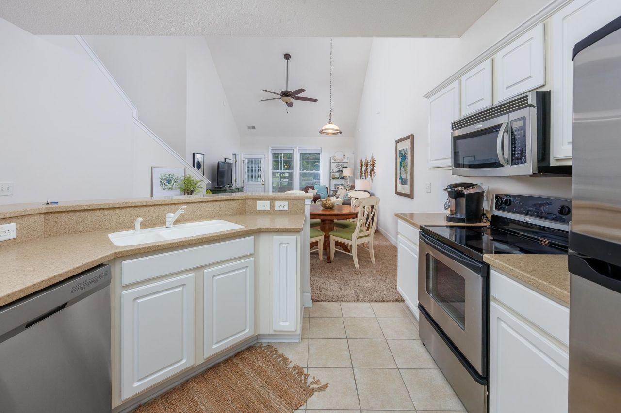 6095 Catalina Dr. Photo 5