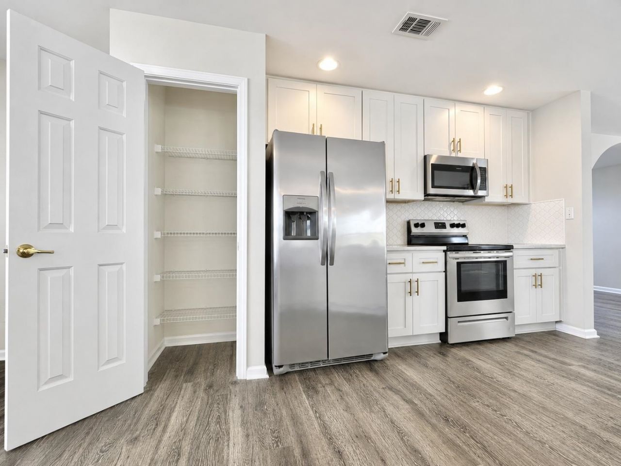4501 Farm Lake Dr. Photo 14