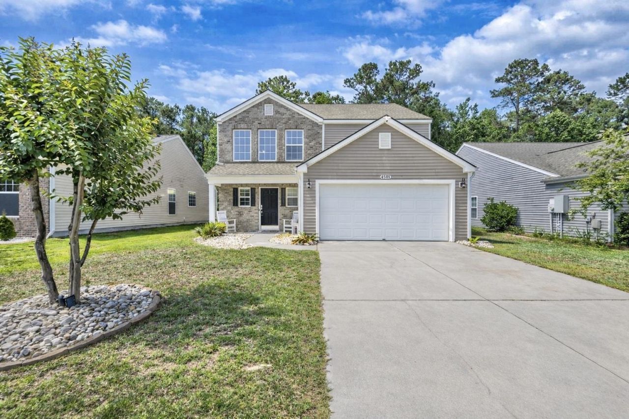 4501 Farm Lake Dr. Photo 2