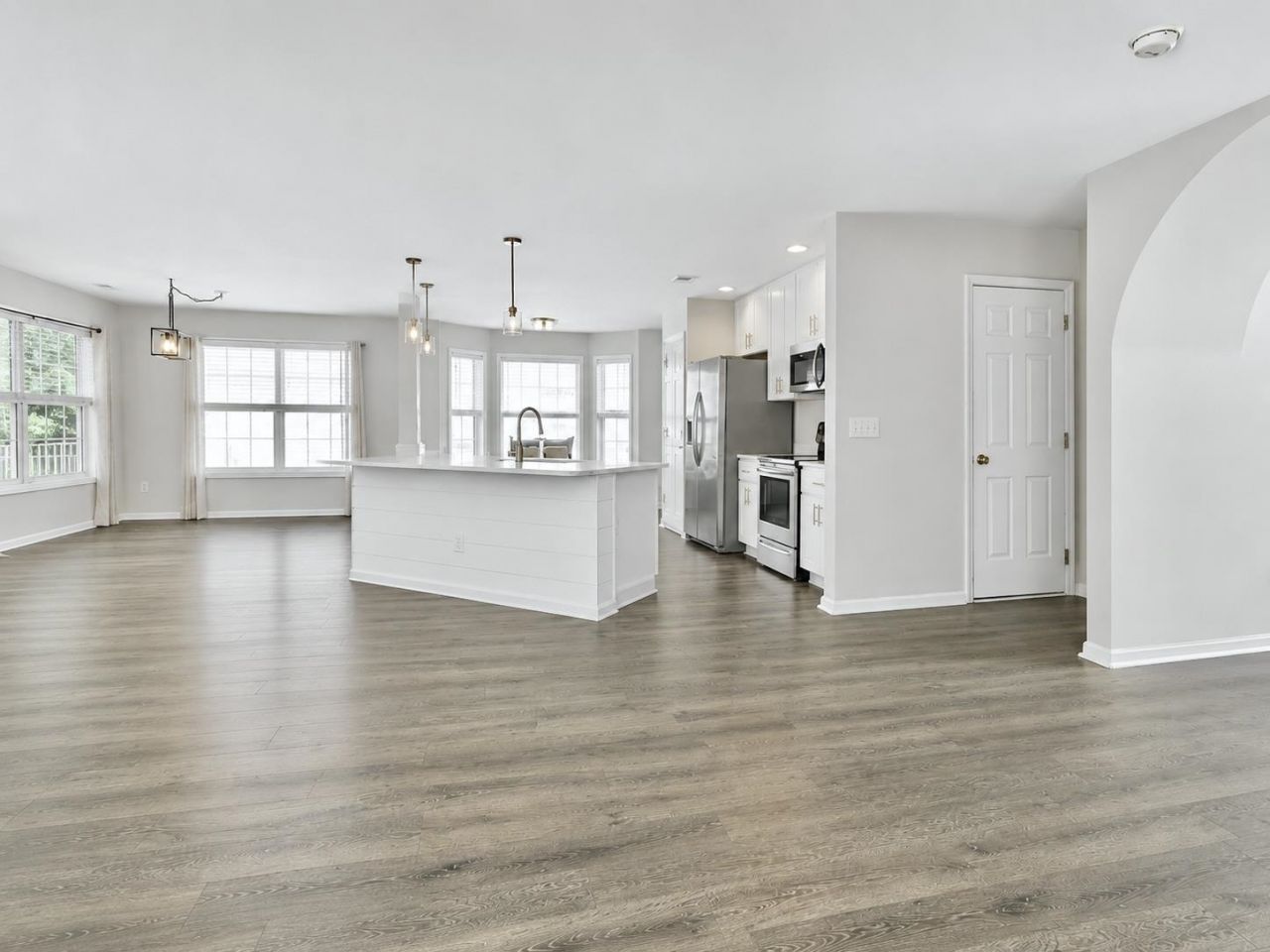 4501 Farm Lake Dr. Photo 9