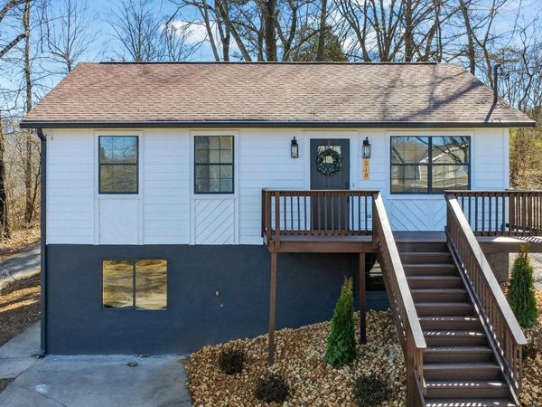 518 W Beaver Creek Drive, Powell, TN 37849