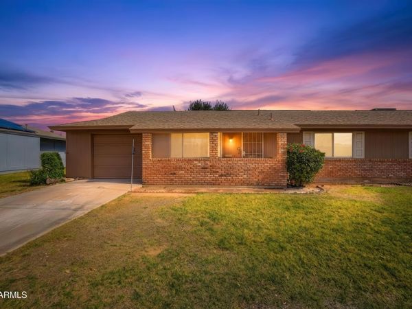 10528 W SARATOGA Circle, Sun City, AZ 85351