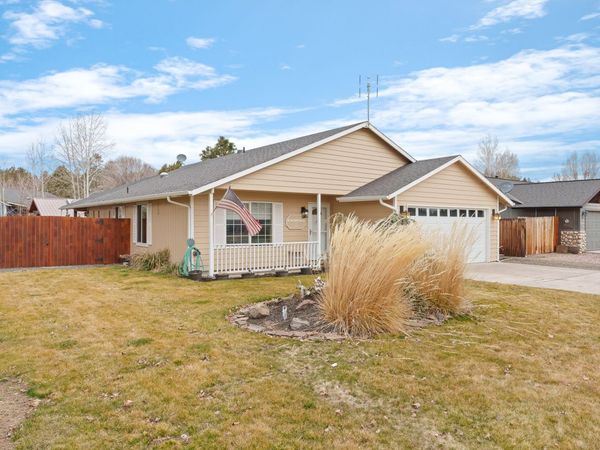 2649 NE Sugarpine Road, Prineville, OR 97754