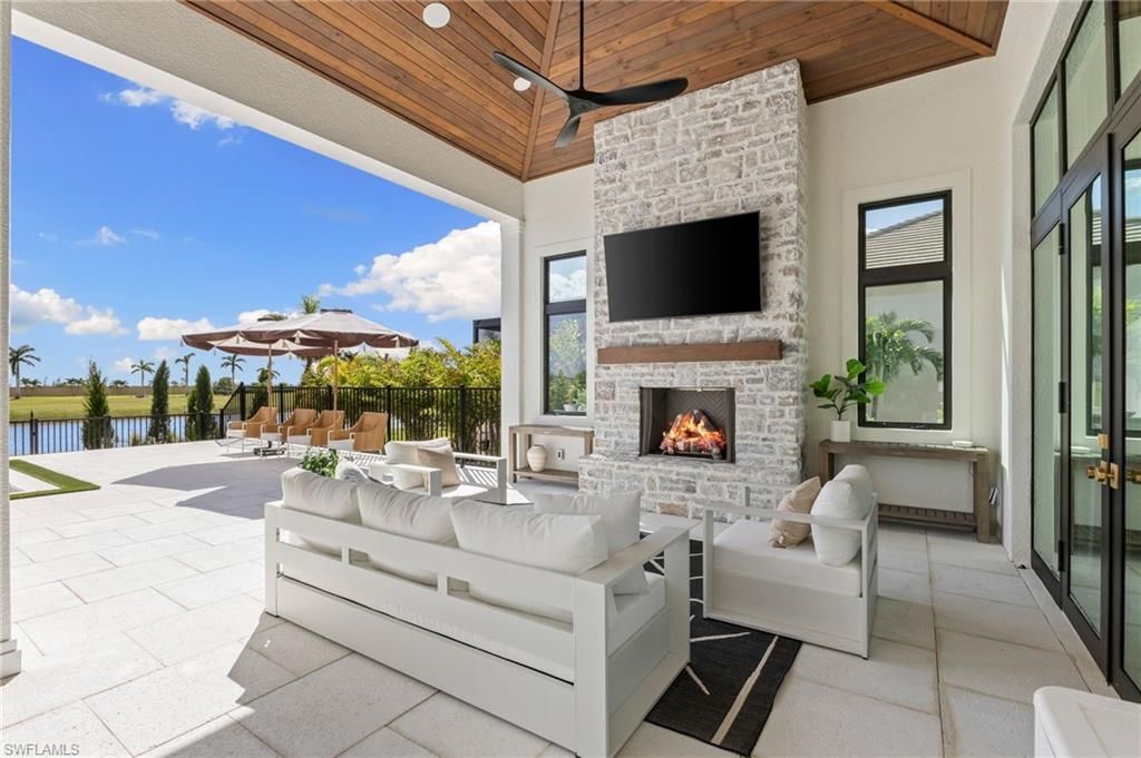 898 W Cape Estates Cir, Cape Coral, FL 33993 Photo