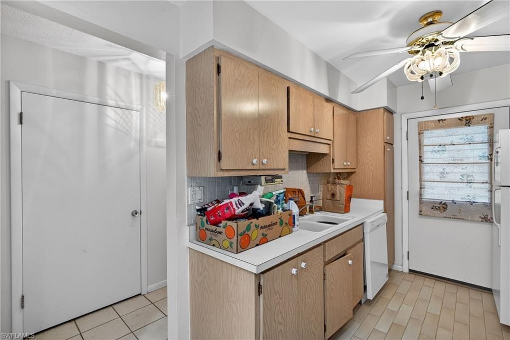 708 Victoria Dr, Unit 212, Cape Coral, FL 33904 Photo