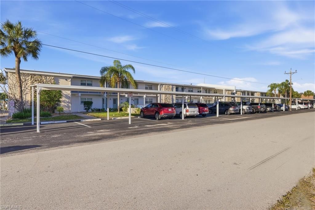 708 Victoria Dr, Unit 212, Cape Coral, FL 33904 Photo
