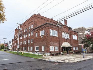 400 Main Street , Unit B12, East Rochester, NY 14445