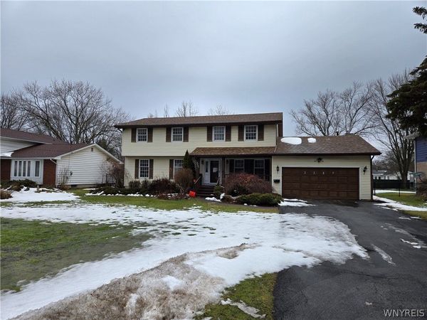 2287 Long Road, Grand Island, NY 14072