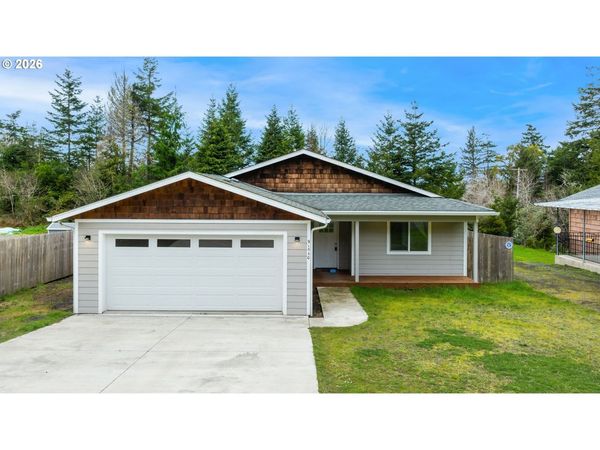 91540 GRINNELL LN, Coos Bay, OR 97420