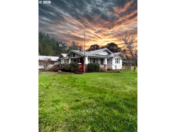 77189 MOSBY CREEK RD, Cottage Grove, OR 97424