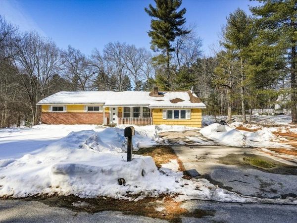 6 Hemlock Drive, Pelham, NH 03076