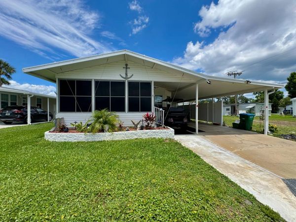 1272 Constitution Dr, Daytona Beach, FL 32119
