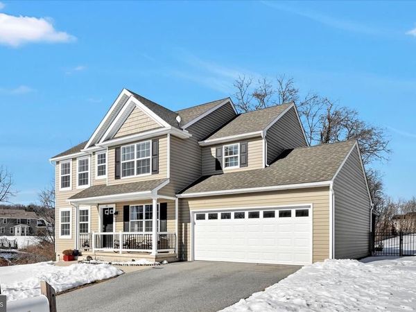 30 JENNIFER ROAD, YORK, PA 17404