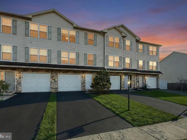 440 FISHER DRIVE, YORK, PA 17404