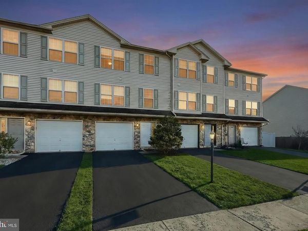 440 FISHER DRIVE, YORK, PA 17404