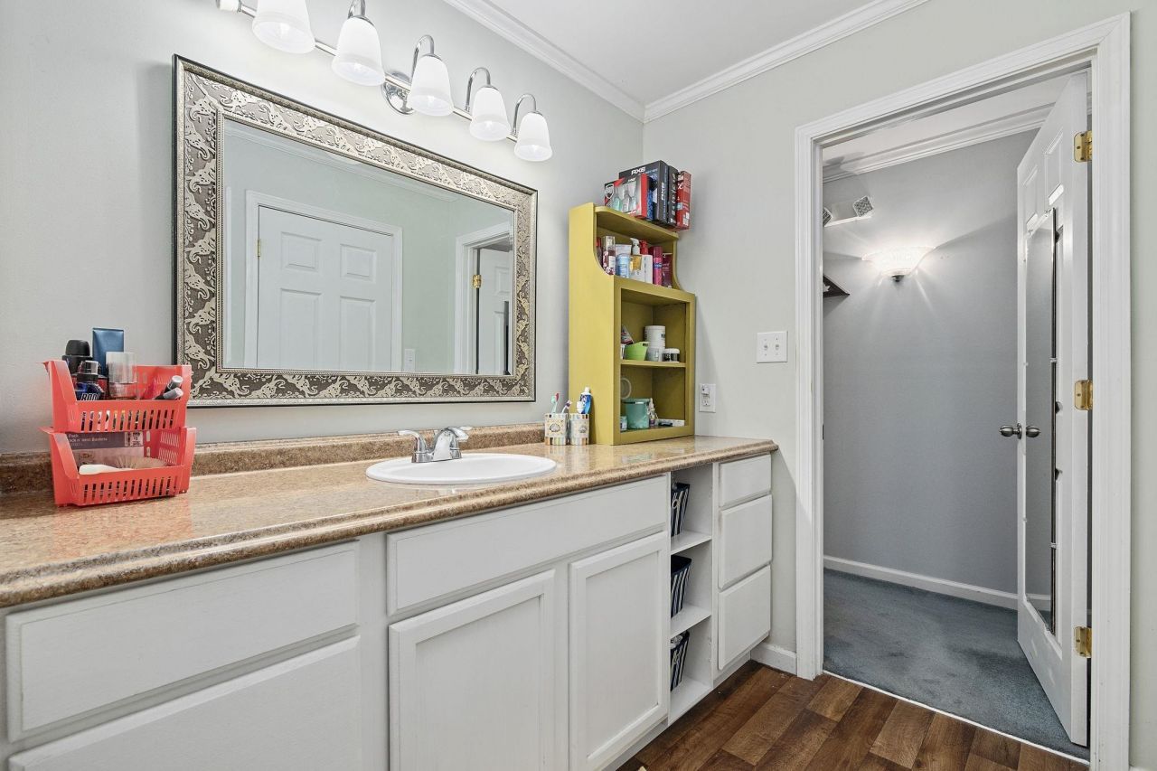 2500 Stones Edge Blvd.  Photo 24