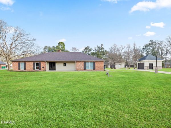 317 Interlaken Drive , New Iberia, LA 70563