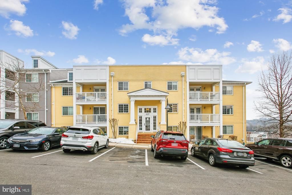 4127 S Four Mile Run Drive, Unit 403, Arlington, VA 22204 Main Photo