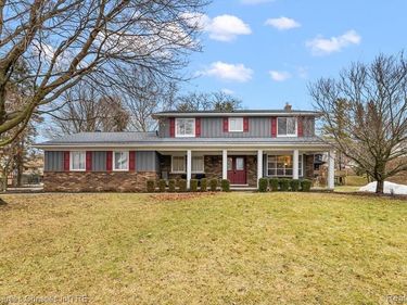 329 Sussex Fair, Rochester Hills, MI 48309