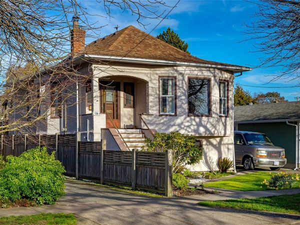 126 Ladysmith St , Victoria, BC V8V 1J4