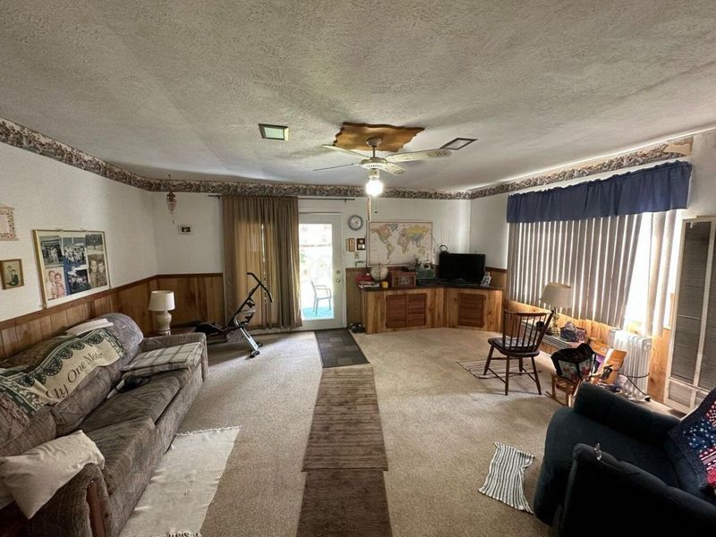 1472 Blaine Drive, Columbus, OH 43227 Photo 3