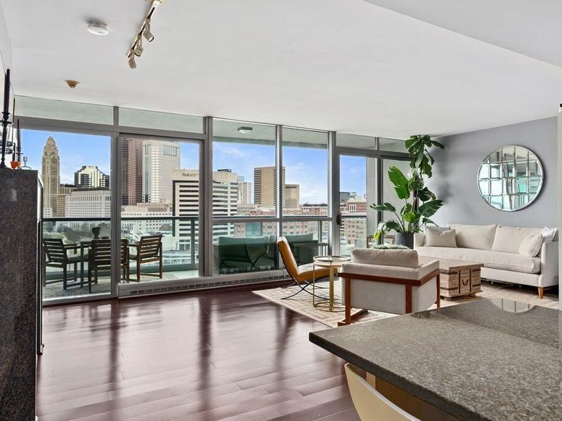 1 Miranova Place, Unit 1220, Columbus, OH 43215 Photo 9