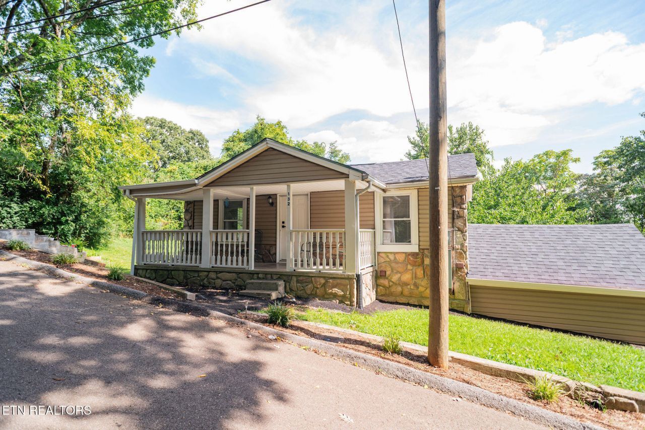 132 Watauga Ave, Knoxville, TN 37917 Main Photo