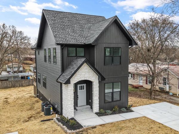 921 Drive E, Knoxville, TN 37920