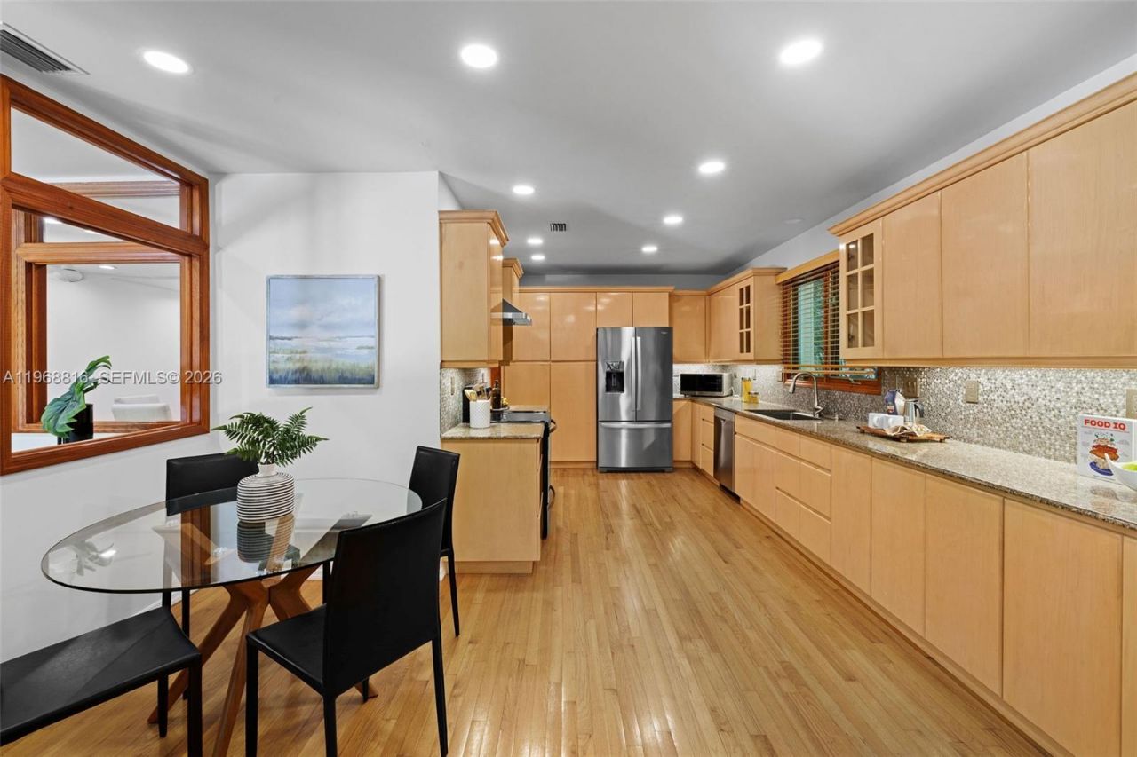 4140 Bonita Ave, Miami, FL 33133 Photo