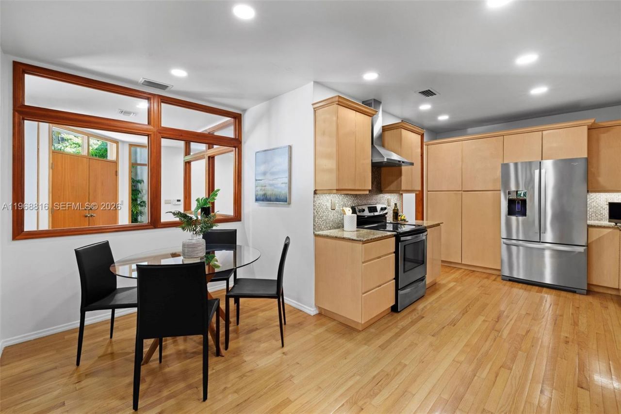 4140 Bonita Ave, Miami, FL 33133 Photo