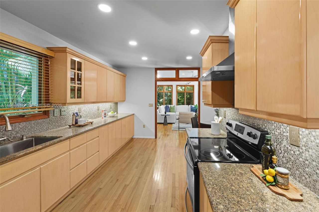 4140 Bonita Ave, Miami, FL 33133 Photo